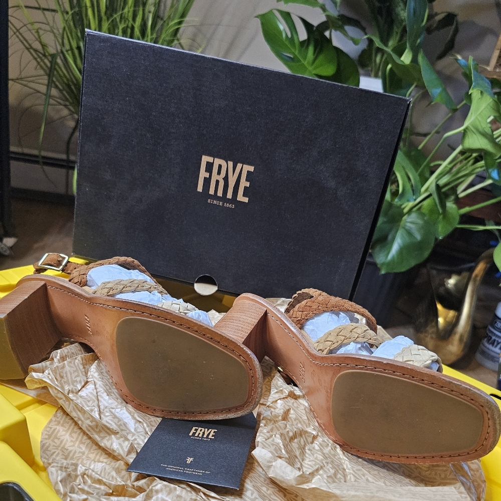 Frye sz. 9 Camel Color Amy Braid Block Heel Sandal NIB